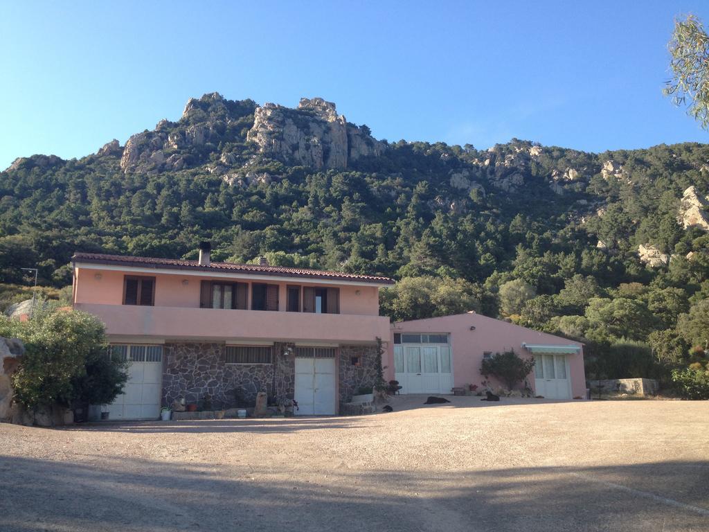 Agriturismo Monte Pino Telti ภายนอก รูปภาพ